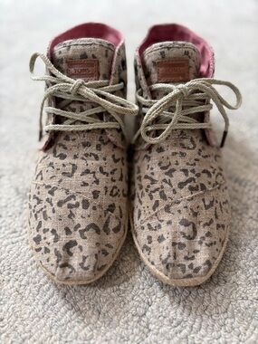 TOMS Desert Lace Up Shoes Leopard Print Canvas Flat Casual Boho Womens 8.5